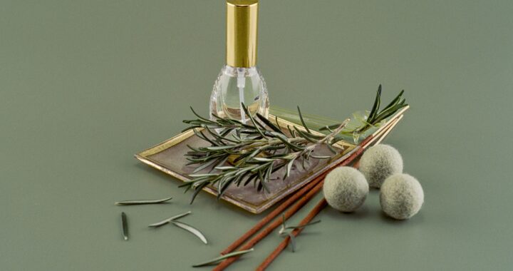 mariya-ocylJiJzB70-unsplash the best hair oils