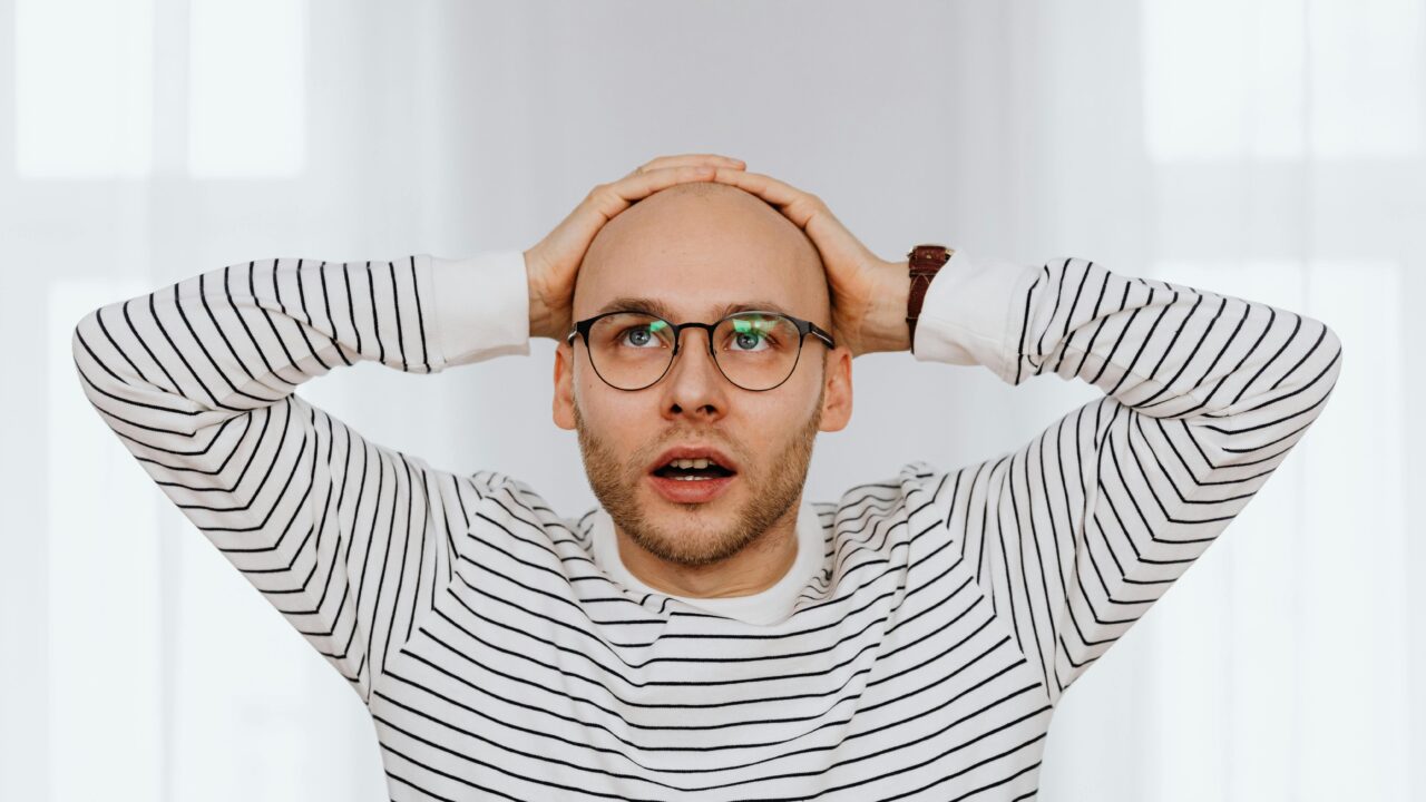 Understanding Telogen Effluvium: Causes, Symptoms, and Treatments for Hair Loss